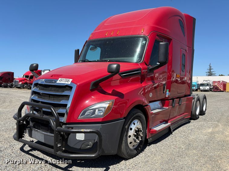 image for item YA3039 2021 Freightliner Cascadia semi truck