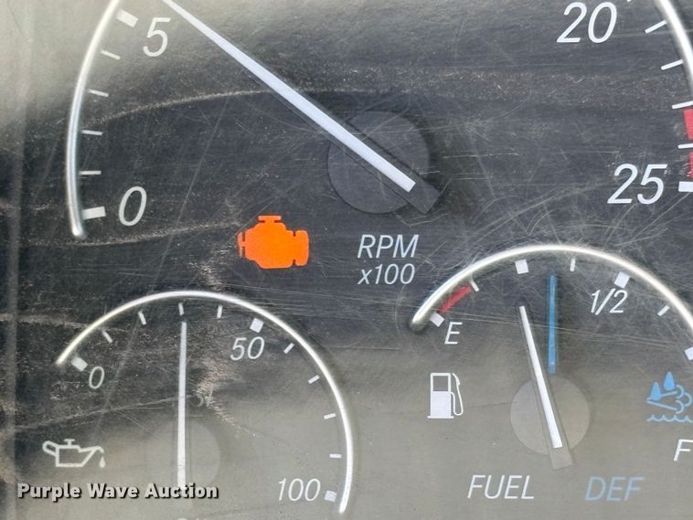 image for item YA3039 2021 Freightliner Cascadia semi truck