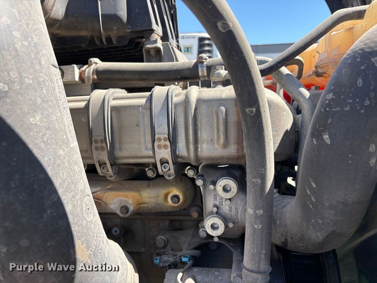 image for item YA3039 2021 Freightliner Cascadia semi truck