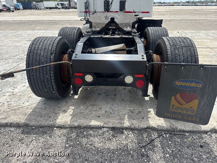 image for item YA3196 2017 Peterbilt 579 semi truck