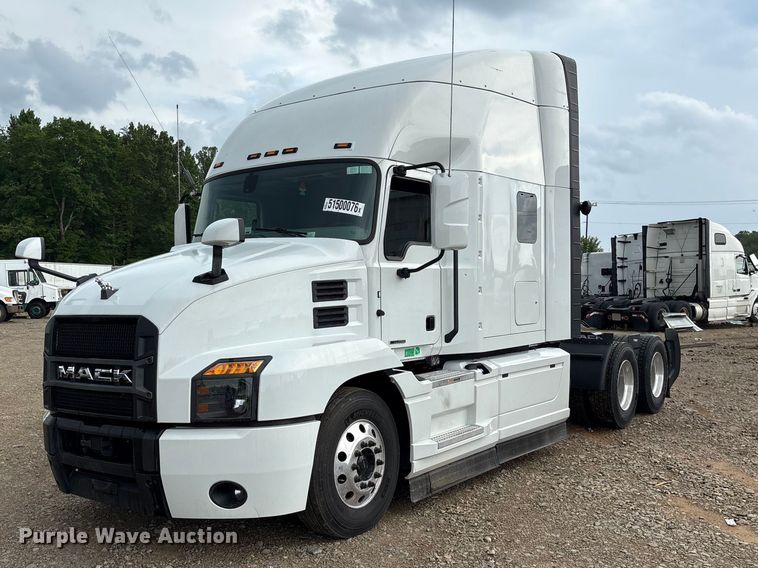 image for item YA3394 2023 Mack Anthem semi truck