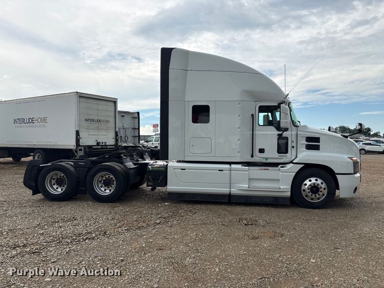 image for item YA3394 2023 Mack Anthem semi truck