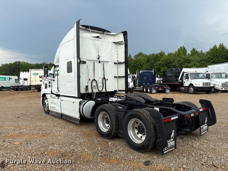 image for item YA3394 2023 Mack Anthem semi truck