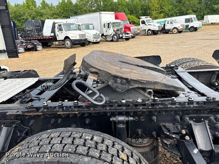 image for item YA3394 2023 Mack Anthem semi truck