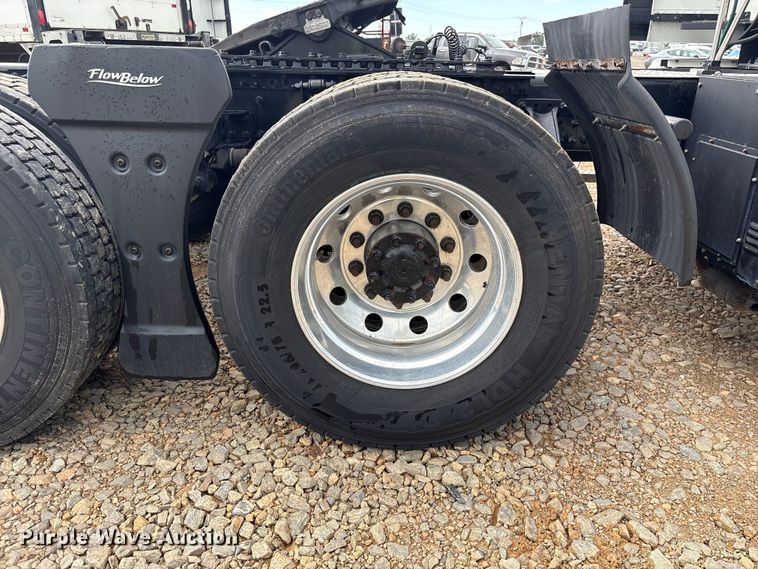 image for item YA3394 2023 Mack Anthem semi truck