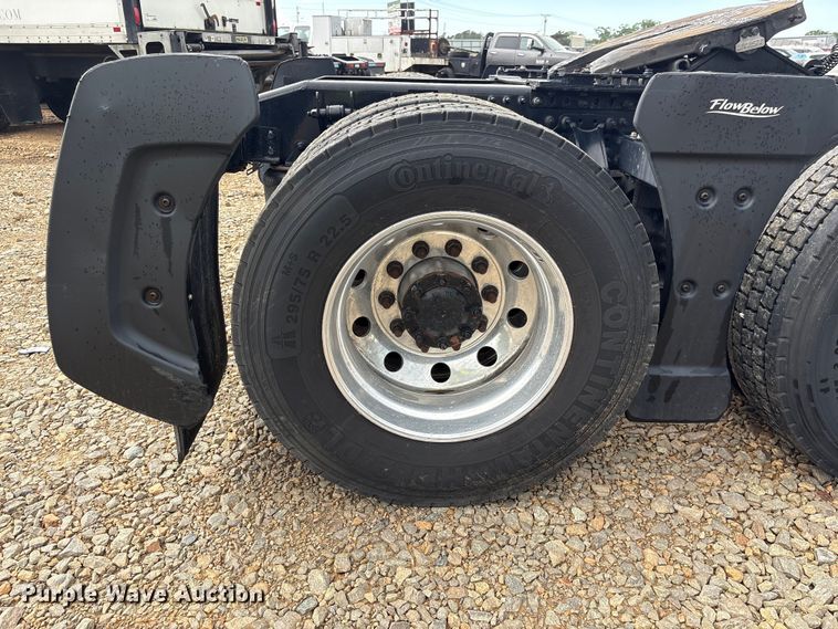 image for item YA3394 2023 Mack Anthem semi truck