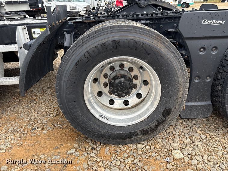 image for item YA3394 2023 Mack Anthem semi truck