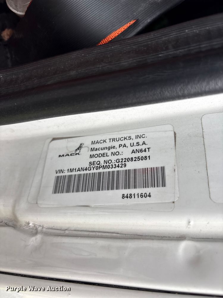 image for item YA3394 2023 Mack Anthem semi truck