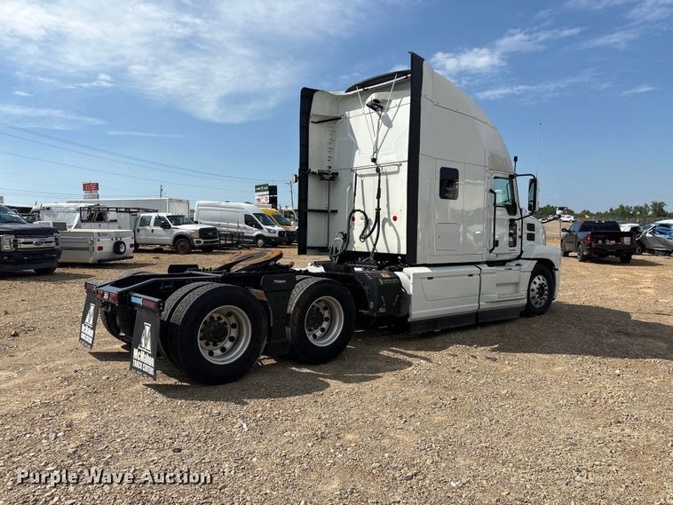 image for item YA3395 2023 Mack Anthem semi truck