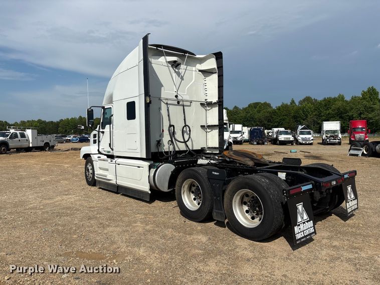 image for item YA3395 2023 Mack Anthem semi truck