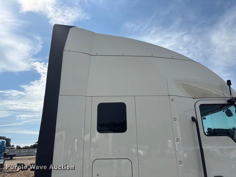 image for item YA3395 2023 Mack Anthem semi truck