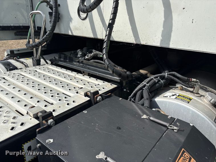 image for item YA3395 2023 Mack Anthem semi truck
