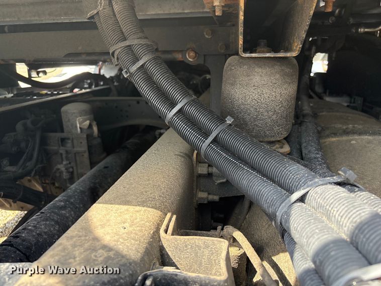 image for item YA3395 2023 Mack Anthem semi truck