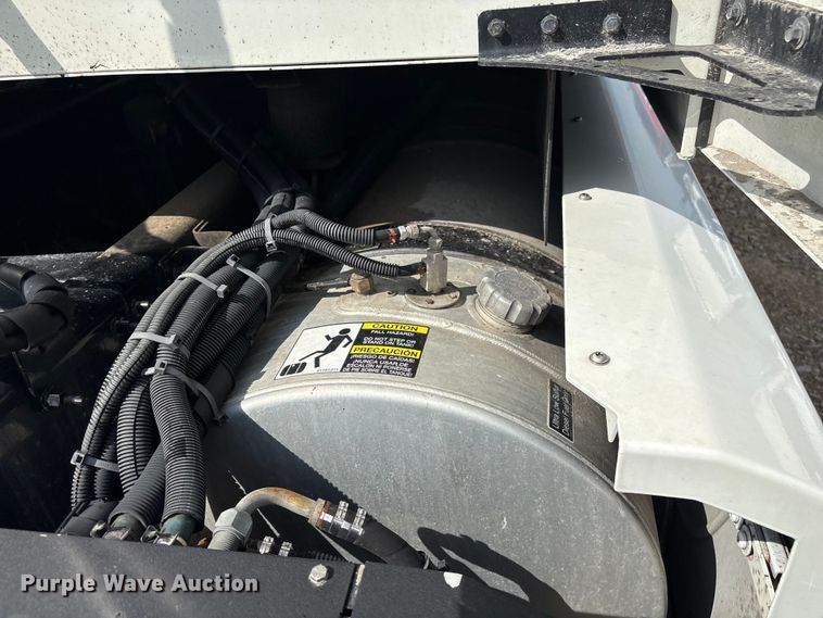 image for item YA3395 2023 Mack Anthem semi truck