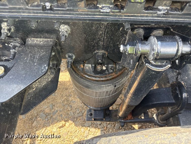 image for item YA3395 2023 Mack Anthem semi truck