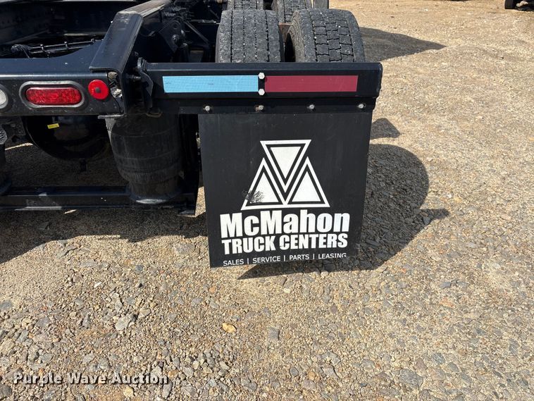 image for item YA3395 2023 Mack Anthem semi truck