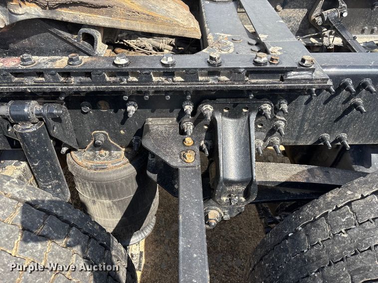 image for item YA3395 2023 Mack Anthem semi truck