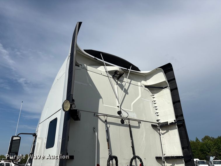 image for item YA3395 2023 Mack Anthem semi truck