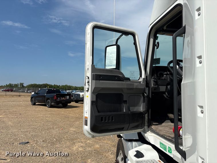image for item YA3395 2023 Mack Anthem semi truck