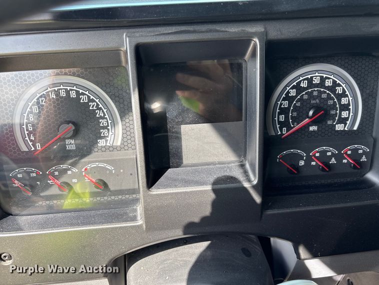 image for item YA3395 2023 Mack Anthem semi truck