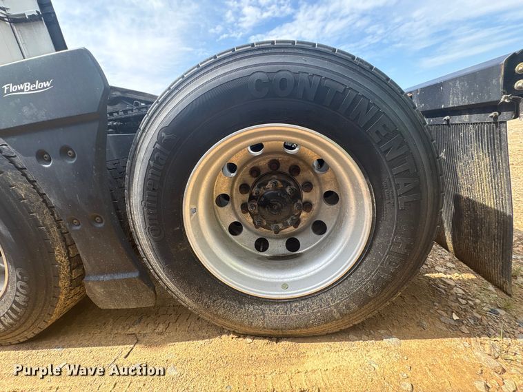 image for item YA3395 2023 Mack Anthem semi truck