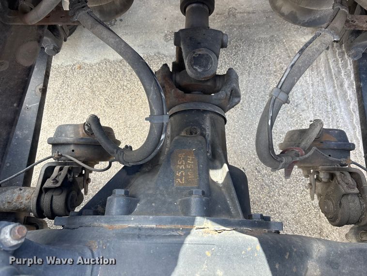 image for item YA3403 2020 Freightliner Cascadia semi truck