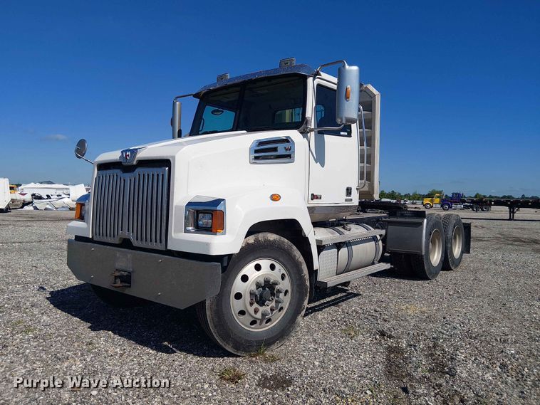 image for item YA3568 2020 Western Star 4700 semi truck