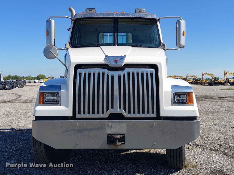 image for item YA3568 2020 Western Star 4700 semi truck