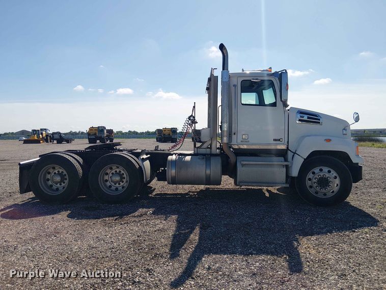 image for item YA3568 2020 Western Star 4700 semi truck