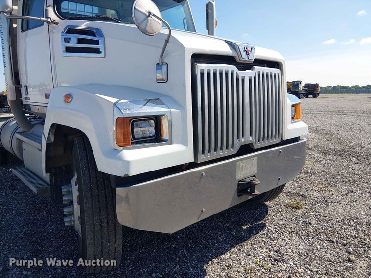 image for item YA3568 2020 Western Star 4700 semi truck