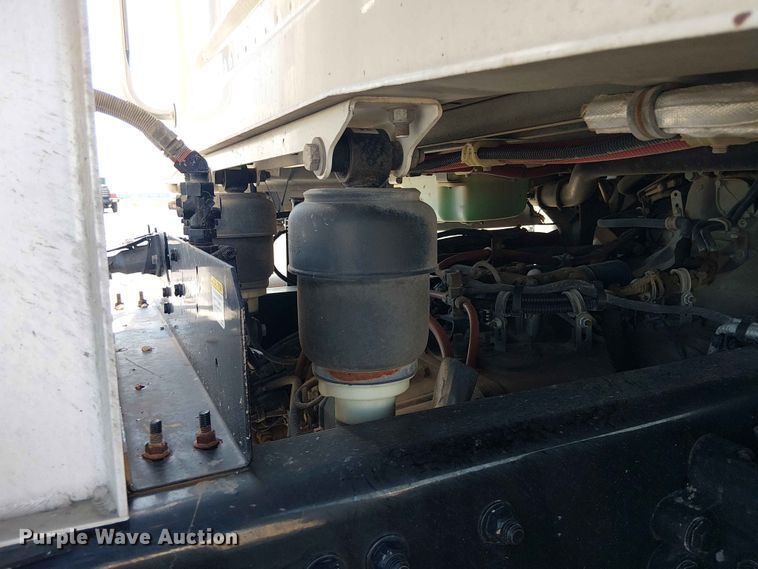 image for item YA3568 2020 Western Star 4700 semi truck