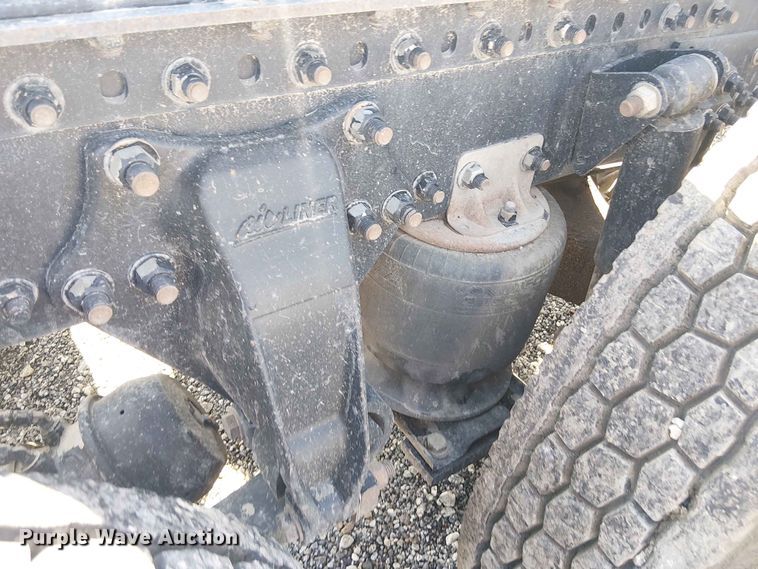 image for item YA3568 2020 Western Star 4700 semi truck