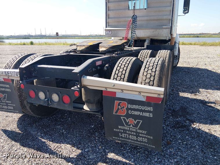 image for item YA3568 2020 Western Star 4700 semi truck