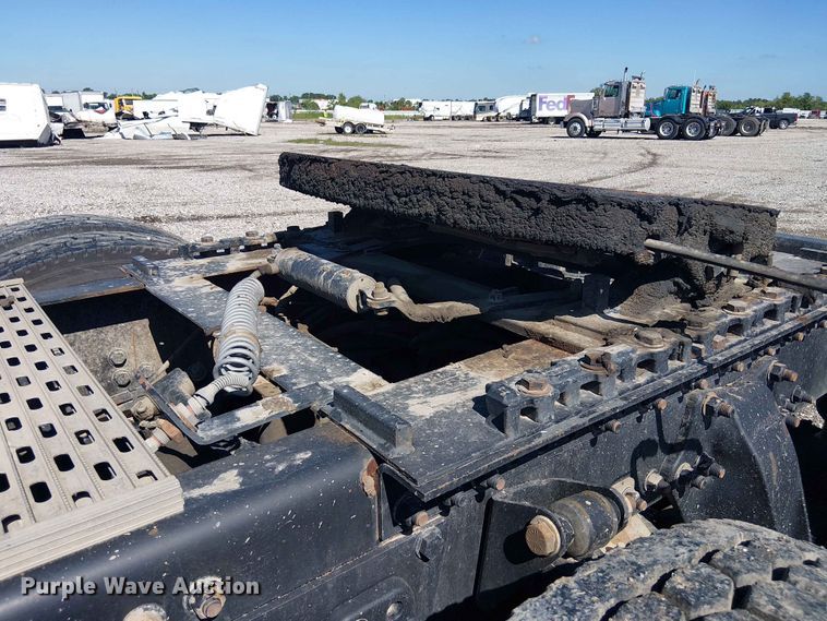image for item YA3568 2020 Western Star 4700 semi truck