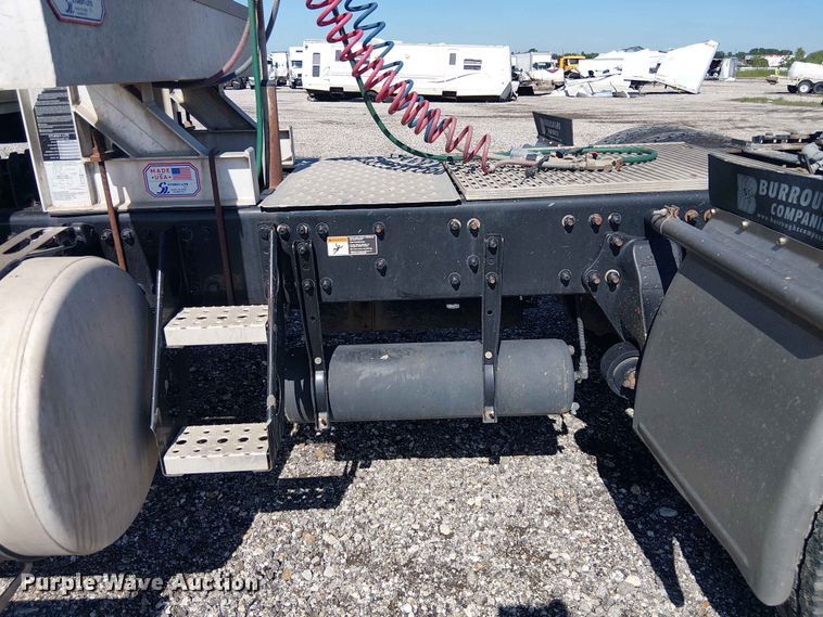 image for item YA3568 2020 Western Star 4700 semi truck