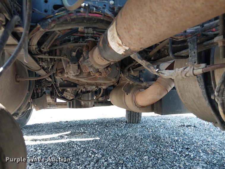 image for item YA3568 2020 Western Star 4700 semi truck