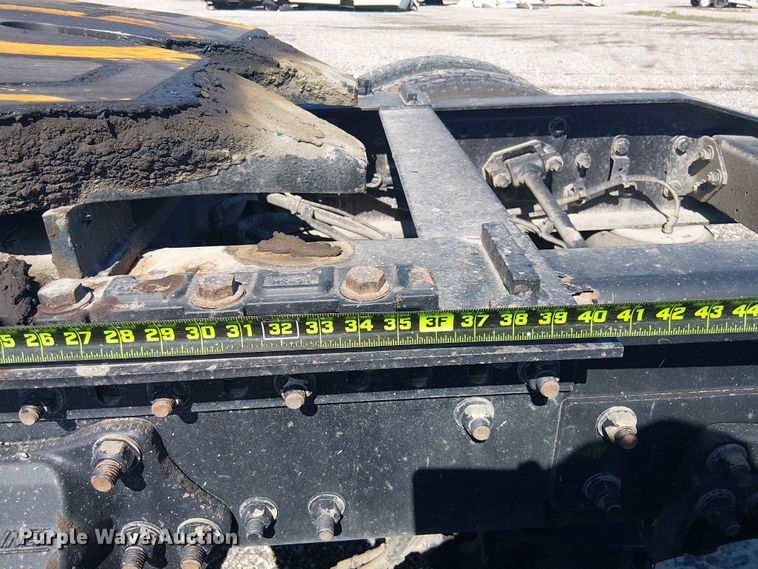 image for item YA3568 2020 Western Star 4700 semi truck