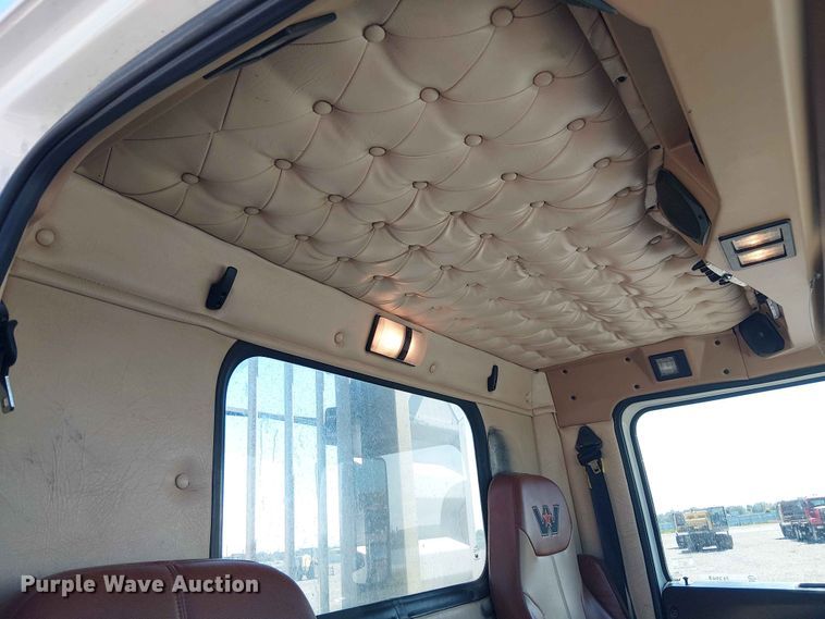 image for item YA3568 2020 Western Star 4700 semi truck