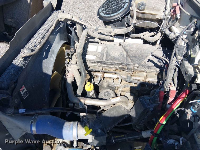 image for item YA3568 2020 Western Star 4700 semi truck