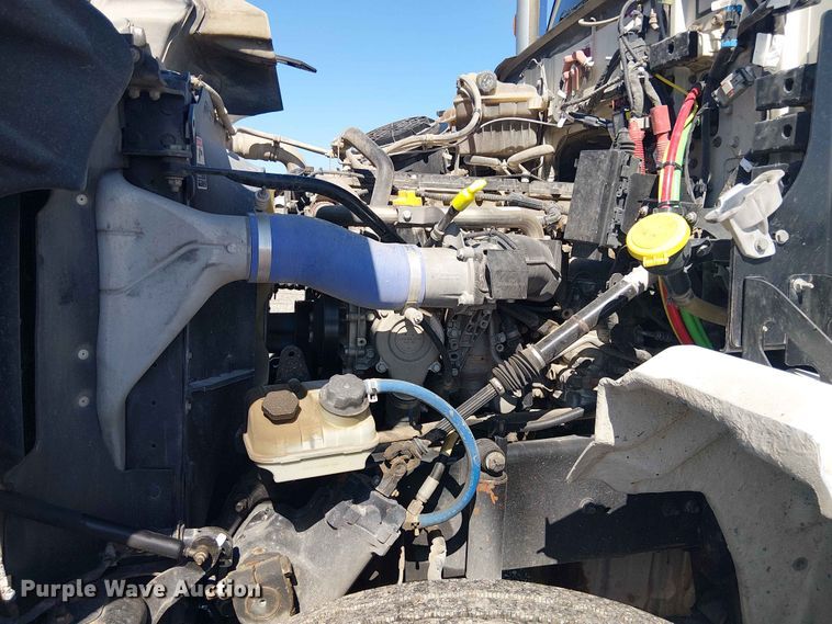 image for item YA3568 2020 Western Star 4700 semi truck