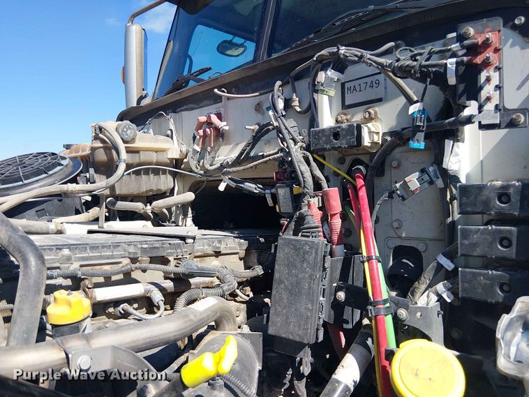 image for item YA3568 2020 Western Star 4700 semi truck
