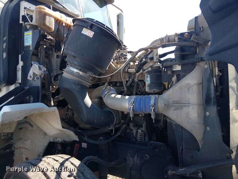 image for item YA3568 2020 Western Star 4700 semi truck