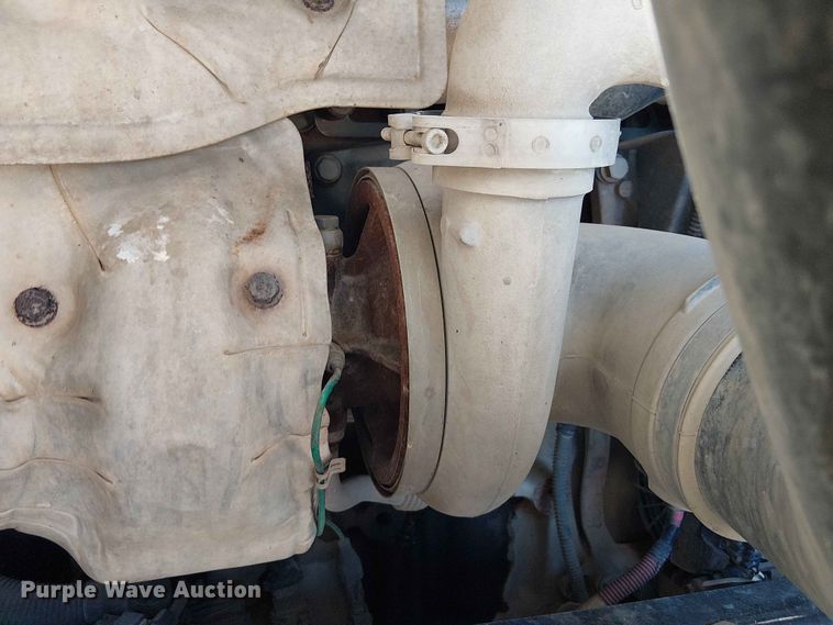 image for item YA3568 2020 Western Star 4700 semi truck