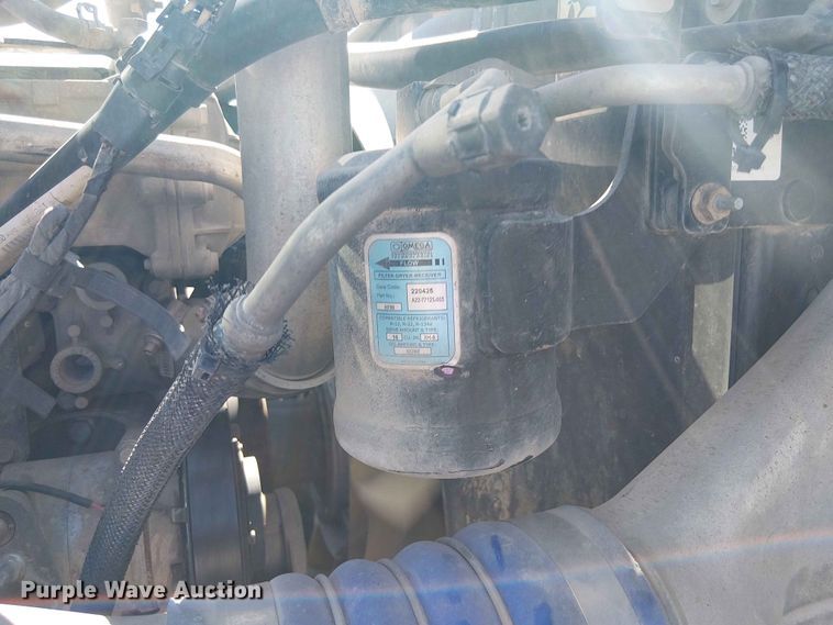 image for item YA3568 2020 Western Star 4700 semi truck