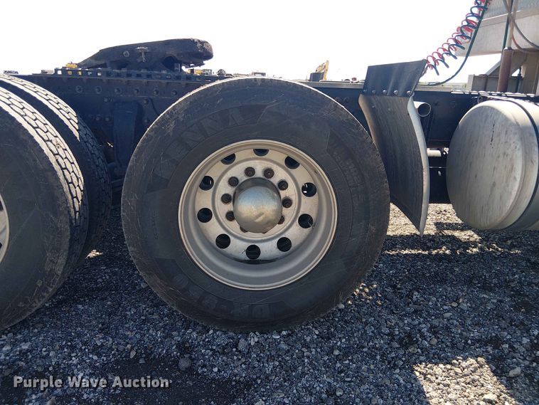image for item YA3568 2020 Western Star 4700 semi truck