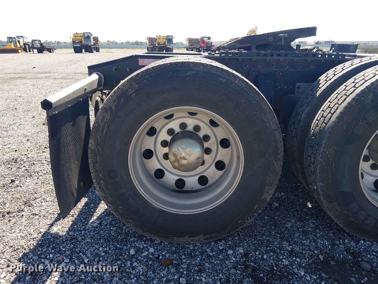 image for item YA3568 2020 Western Star 4700 semi truck