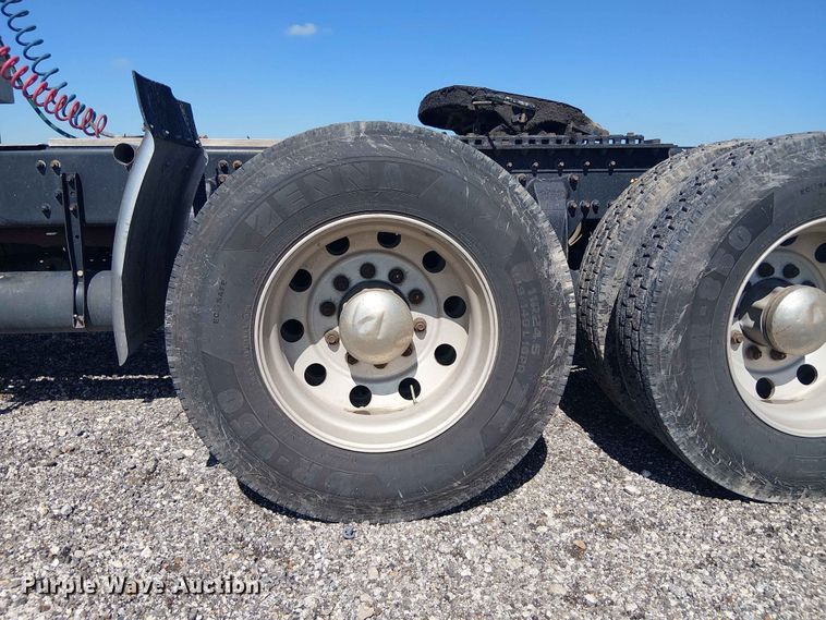 image for item YA3568 2020 Western Star 4700 semi truck