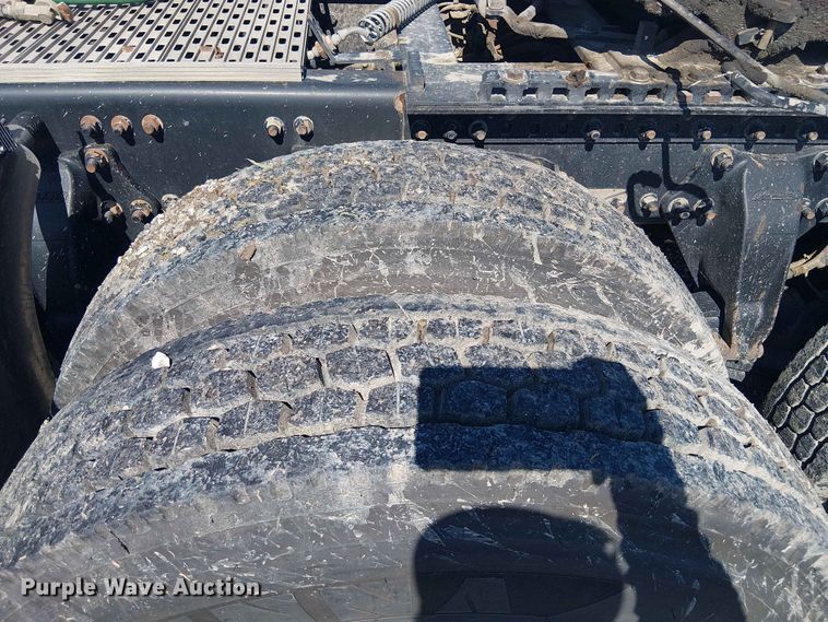 image for item YA3568 2020 Western Star 4700 semi truck