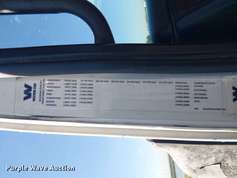 image for item YA3568 2020 Western Star 4700 semi truck