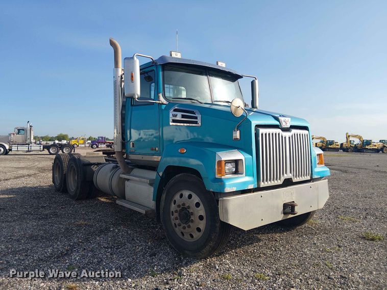 image for item YA3569 2020 Western Star 4700 semi truck